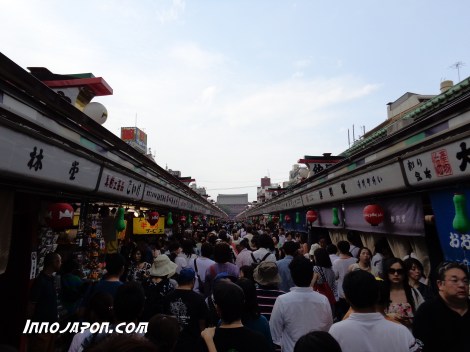 Il y a un peu de monde Asakusa